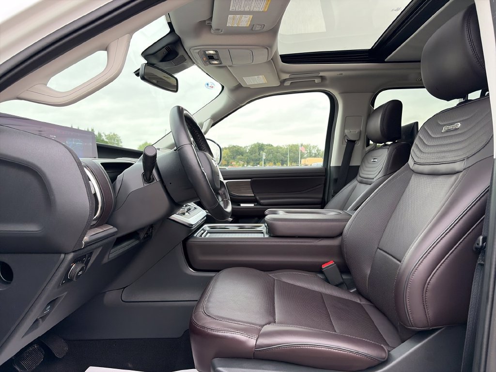 Used 2026 Ford Expedition Max Platinum w/ Platinum Ultimate Package AWD/4WD image 19