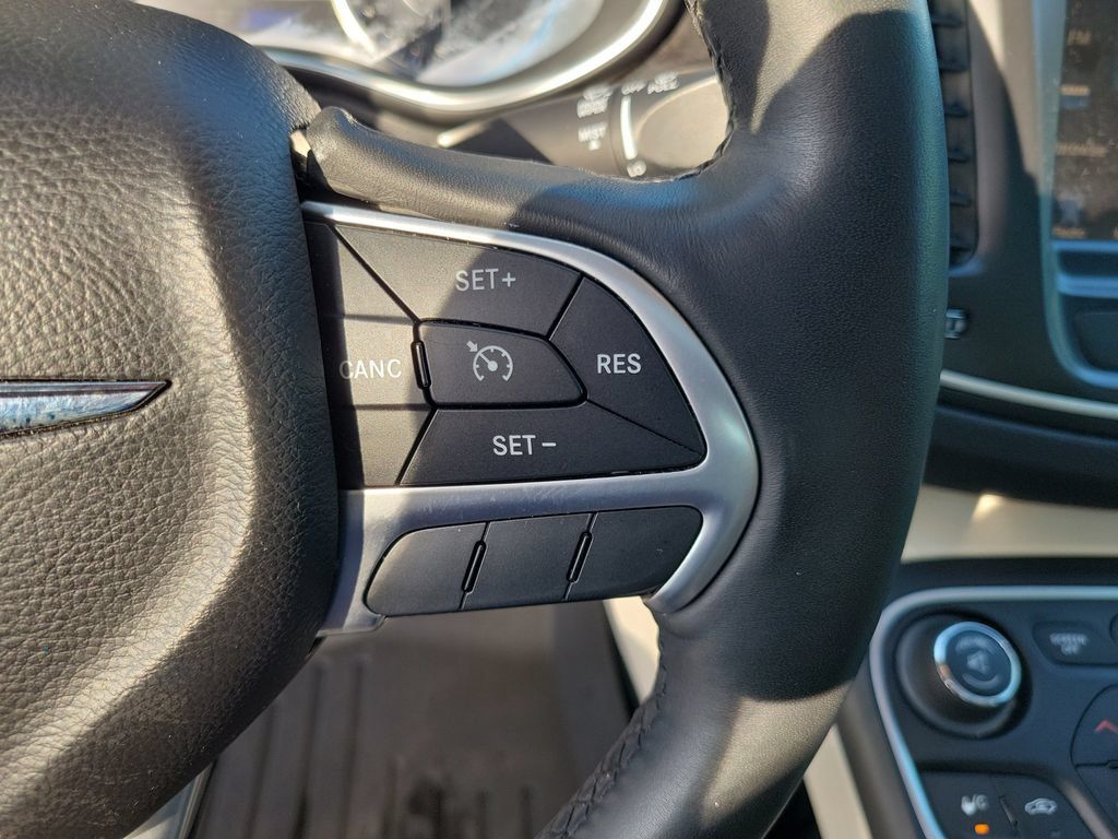 Used 2016 Chrysler 200 C FWD image 29