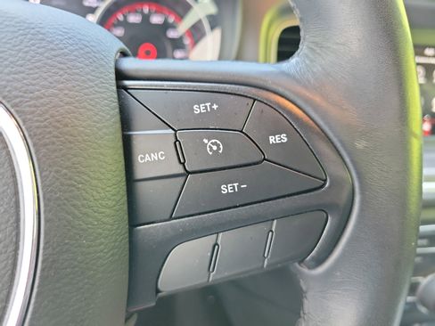 Used 2019 Dodge Charger SXT RWD image 22