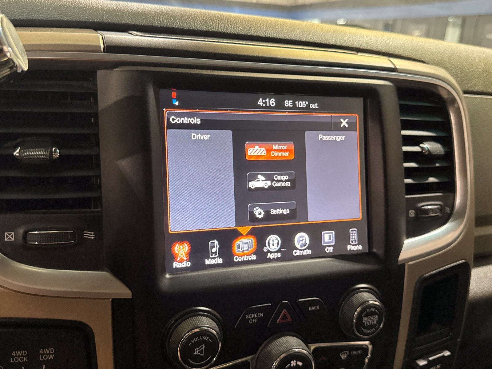 Used 2014 RAM 2500 SLT w/ Luxury Group AWD/4WD image 36
