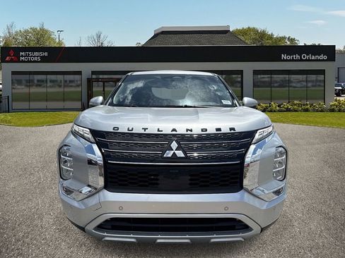 Used 2024 Mitsubishi Outlander SE image 8