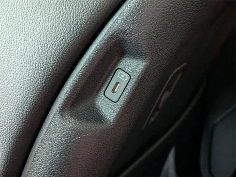 Used 2024 Kia Sportage SX image 16