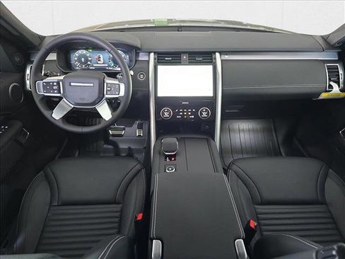 New 2025 Land Rover Discovery Dynamic SE AWD/4WD image 9