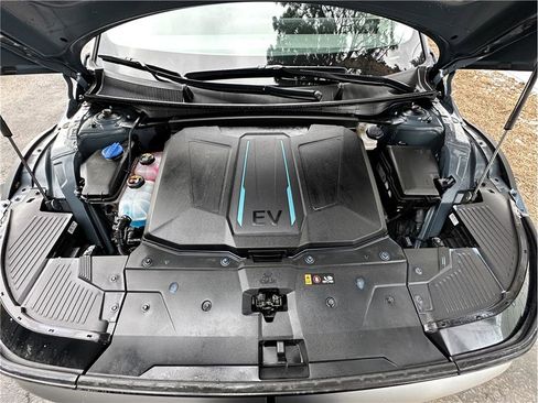 Used 2024 Hyundai Ioniq 5 SE image 25