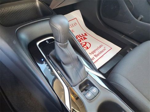 Used 2020 Toyota Corolla LE image 16