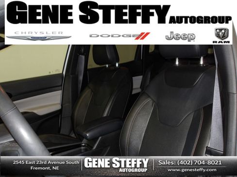 Used 2023 Jeep Compass Limited AWD/4WD image 1