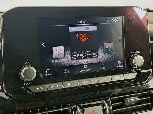 Used 2025 Nissan Pathfinder SV FWD image 21