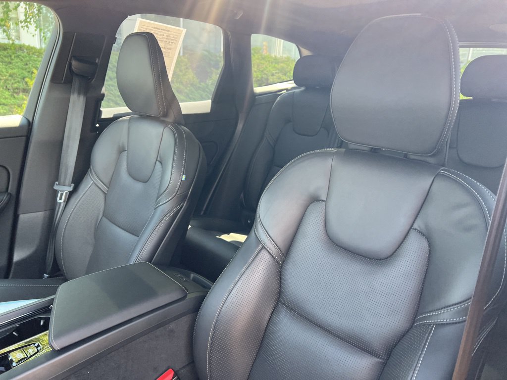 Certified 2024 Volvo XC60 T8 Ultimate w/ Climate Package AWD/4WD image 15