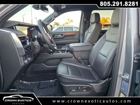 Used 2025 GMC Yukon XL Denali image 35