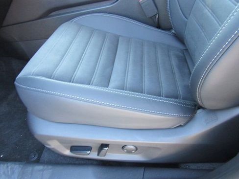 New 2026 Mitsubishi Outlander SE image 13