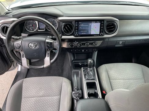 Used 2020 Toyota Tacoma SR5 AWD/4WD image 15
