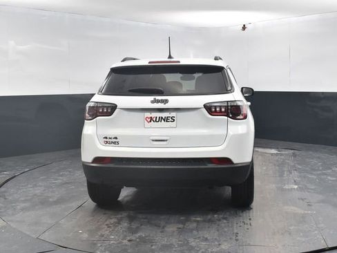 New 2026 Jeep Compass Latitude w/ Sun and Sound Group image 8
