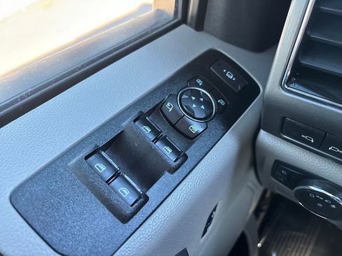 Used 2022 Ford F250 XLT w/ XLT Premium Package image 11