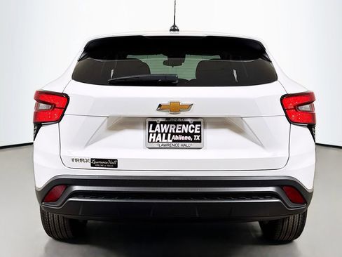New 2026 Chevrolet Trax LS image 4