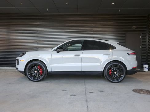 New 2025 Porsche Cayenne S image 2