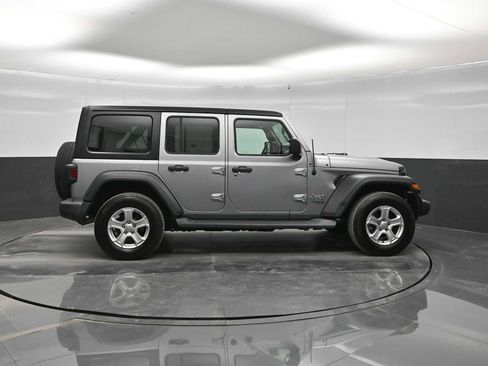Used 2018 Jeep Wrangler Unlimited Sport S AWD/4WD image 9
