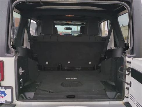 Used 2015 Jeep Wrangler Unlimited Sahara w/ Connectivity Group image 35