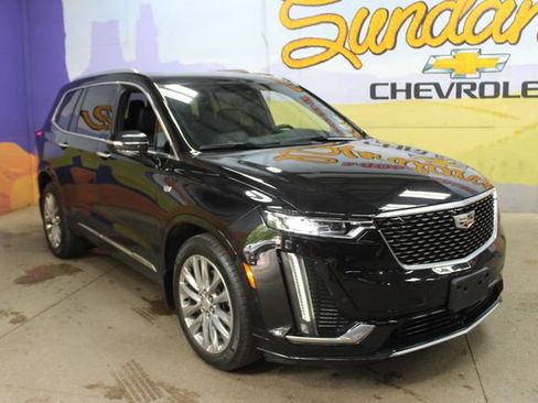 Used 2022 Cadillac XT6 Premium Luxury w/ Platinum Package AWD/4WD image 4