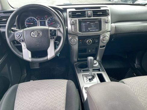 Used 2019 Toyota 4Runner SR5 AWD/4WD image 10