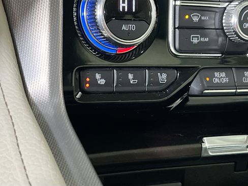 Used 2022 GMC Yukon XL Denali image 20