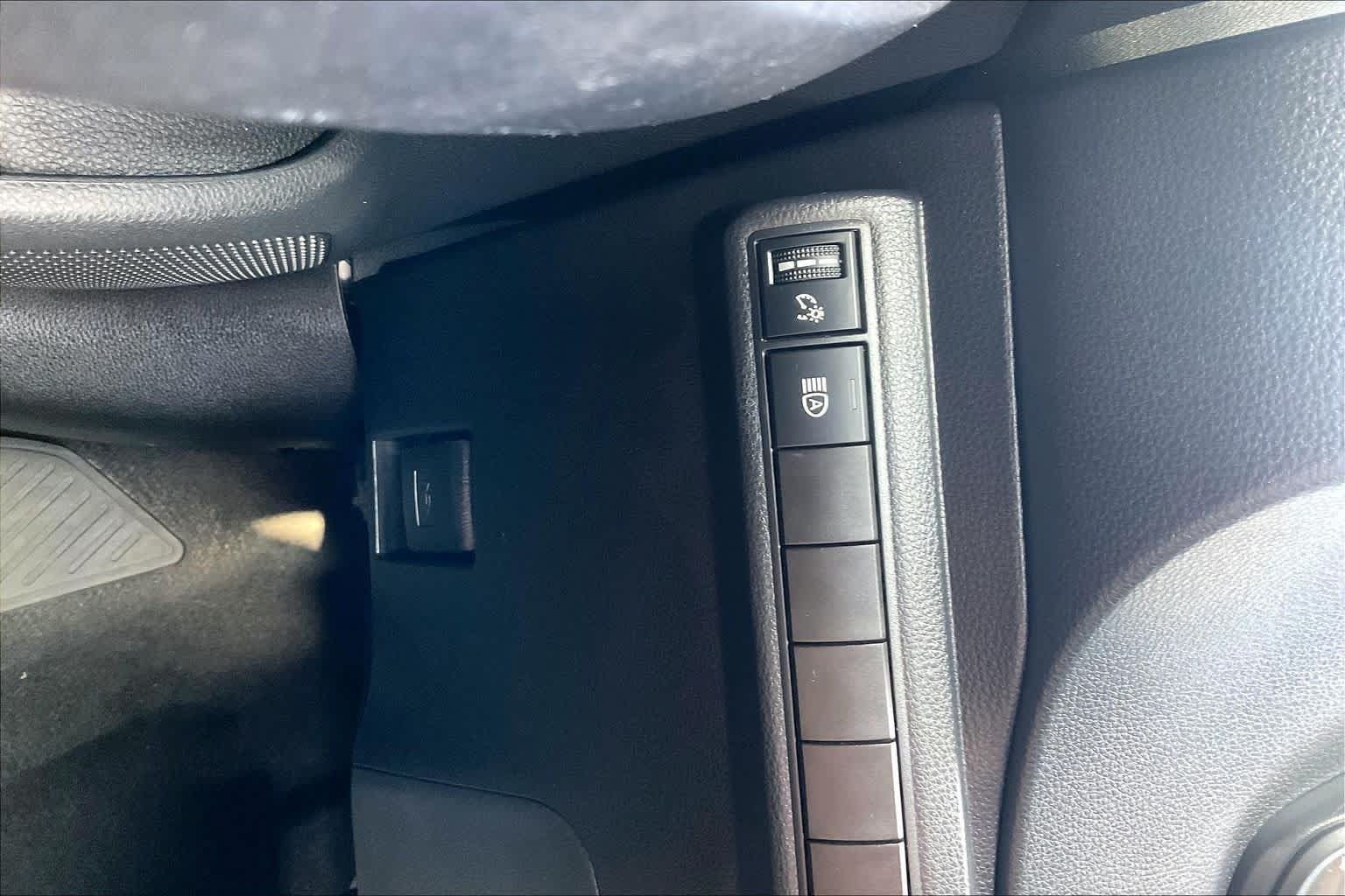 Used 2025 Toyota Corolla LE FWD image 33