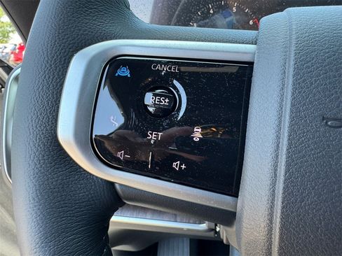 New 2025 Nissan Armada SL w/ Captain's Chari Seat Package image 16