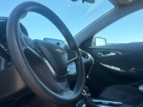 Used 2025 Chevrolet Malibu LT FWD image 37
