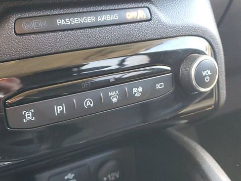 Used 2024 Ford Escape Platinum image 19