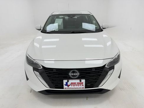 Used 2024 Nissan Sentra SV FWD image 3