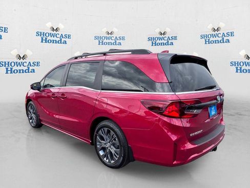 New 2026 Honda Odyssey Touring image 4