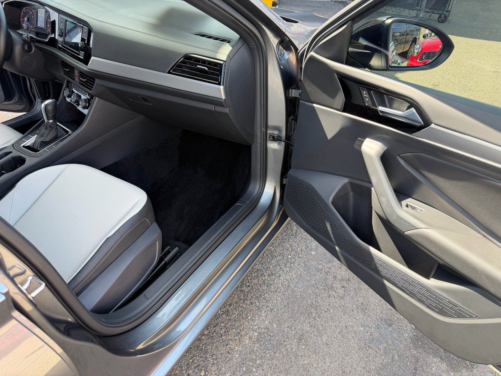 Used 2019 Volkswagen Jetta R-Line FWD image 14