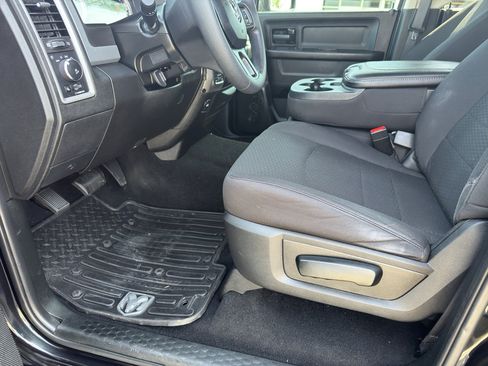 Used 2019 RAM 1500 Express w/ Express Value Package image 20