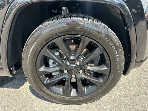 Used 2021 Jeep Grand Cherokee Laredo X RWD image 14