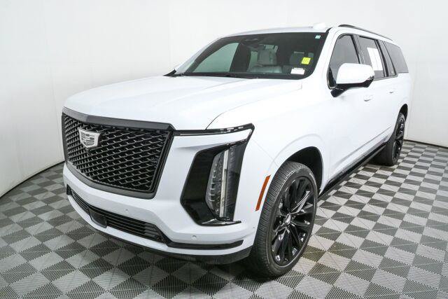 Certified 2026 Cadillac Escalade ESV Platinum Sport w/ LPO, ONYX Package AWD/4WD image 34