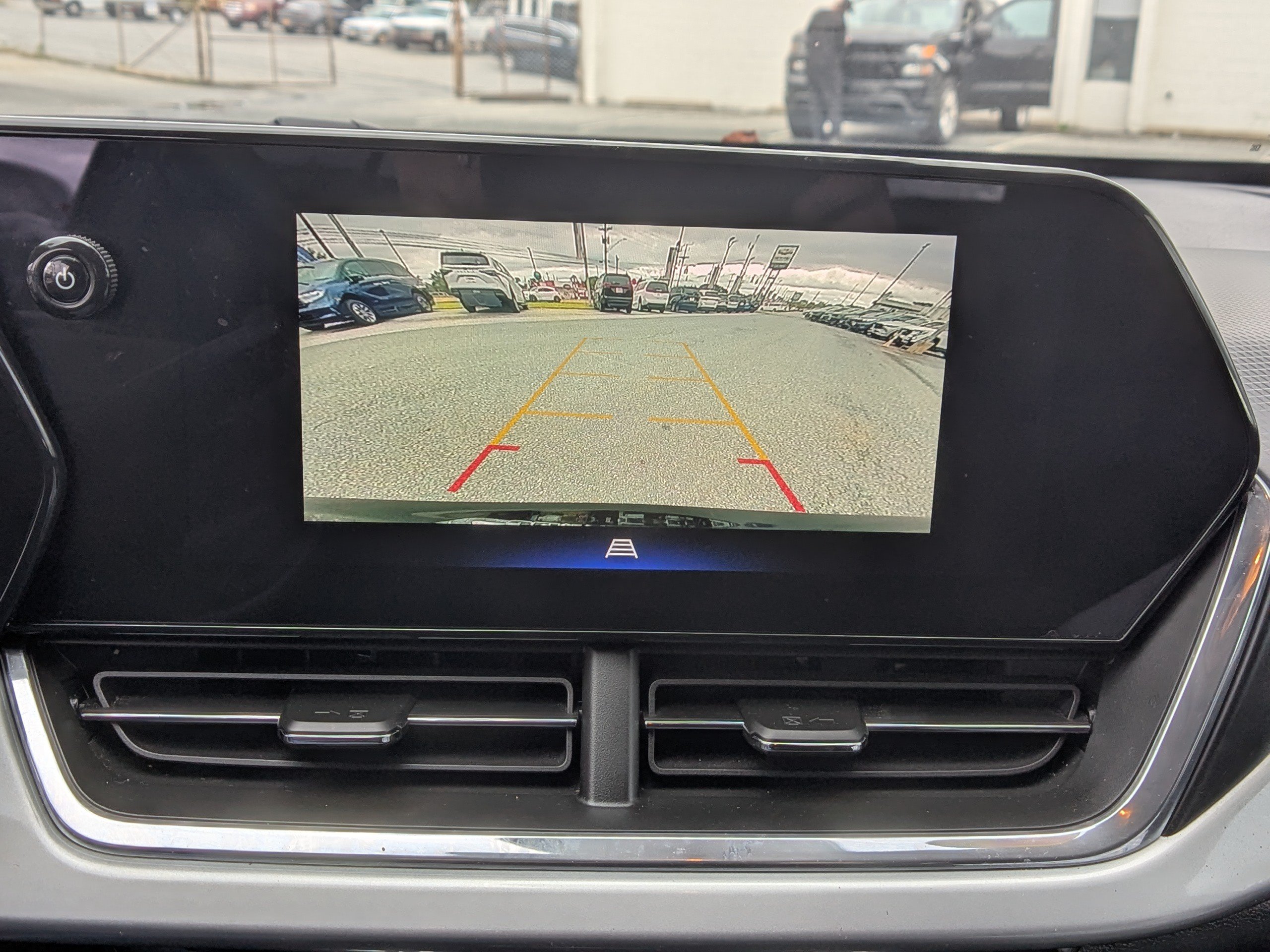 Used 2025 Chevrolet Trax LT FWD image 20