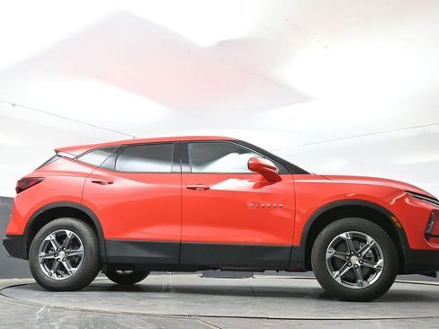 Used 2025 Chevrolet Blazer LT FWD image 50