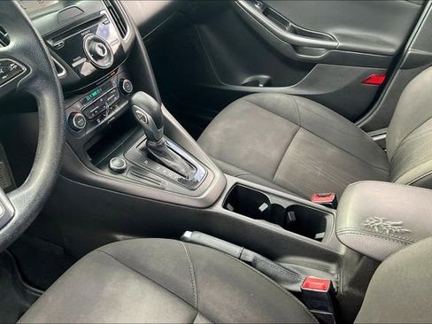 Used 2017 Ford Focus SEL image 17