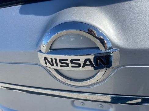 Used 2014 Nissan Rogue SL w/ SL Premium Package image 9