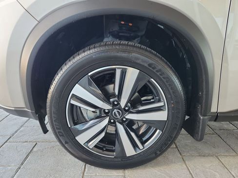 Certified 2024 Nissan Rogue SL w/ SL Premium Package image 32