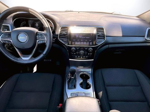 Used 2019 Jeep Grand Cherokee Laredo image 15