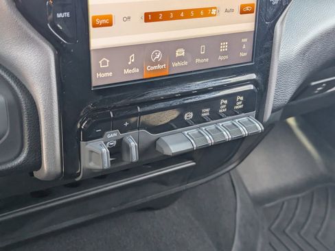 Used 2025 RAM 3500 Big Horn image 29