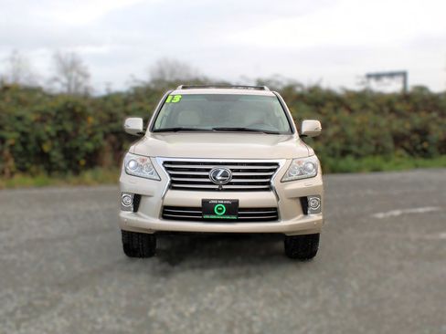 Used 2013 Lexus LX 570 4WD image 2