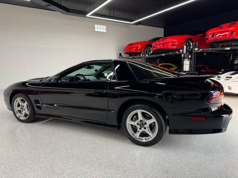 Used 1999 Pontiac Firebird Formula RWD image 10