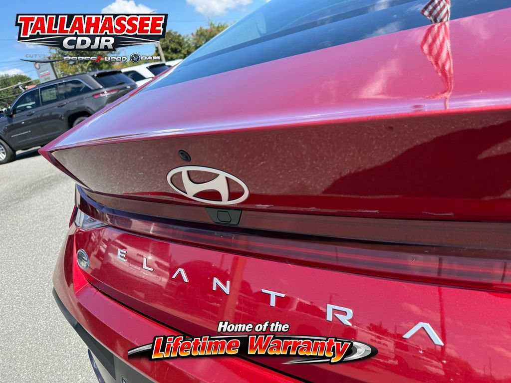 Used 2024 Hyundai Elantra Limited FWD image 5