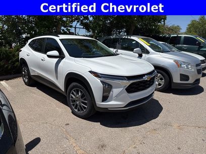 Used 2025 Chevrolet Trax LT w/ Driver Confidence Package