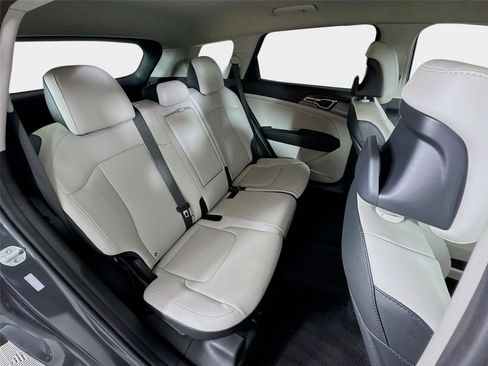 Certified 2024 Kia Sportage EX FWD image 28