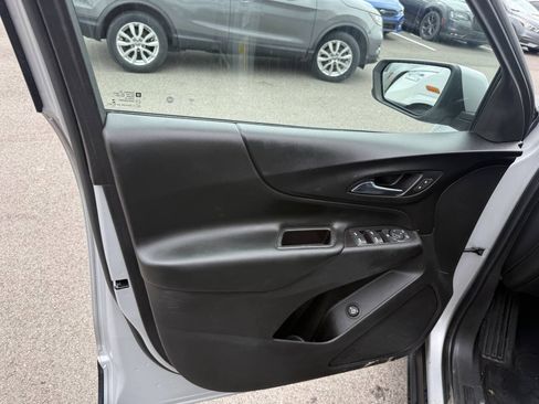 Used 2020 Chevrolet Equinox LT FWD image 16