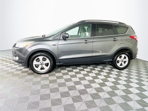 Used 2015 Ford Escape SE image 4