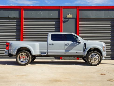 Used 2026 Ford F450 Platinum w/ Platinum Plus Package image 2