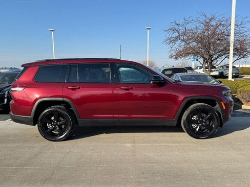 Used 2023 Jeep Grand Cherokee L Laredo AWD/4WD image 2